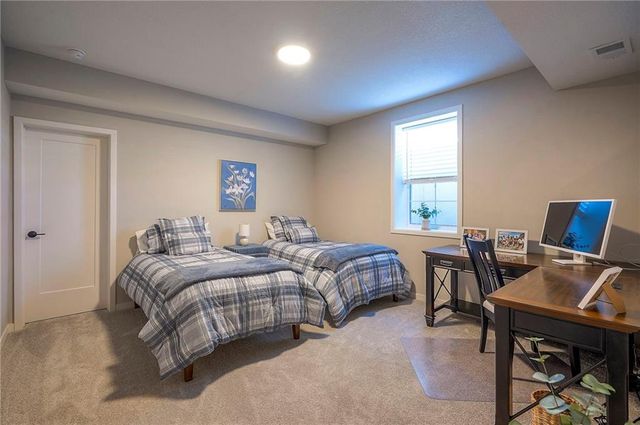 21922 W 82nd Terrace, Lenexa, KS 66220