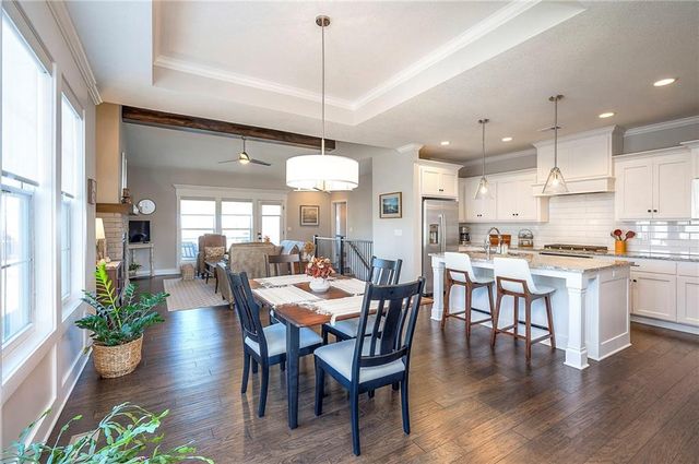 21922 W 82nd Terrace, Lenexa, KS 66220