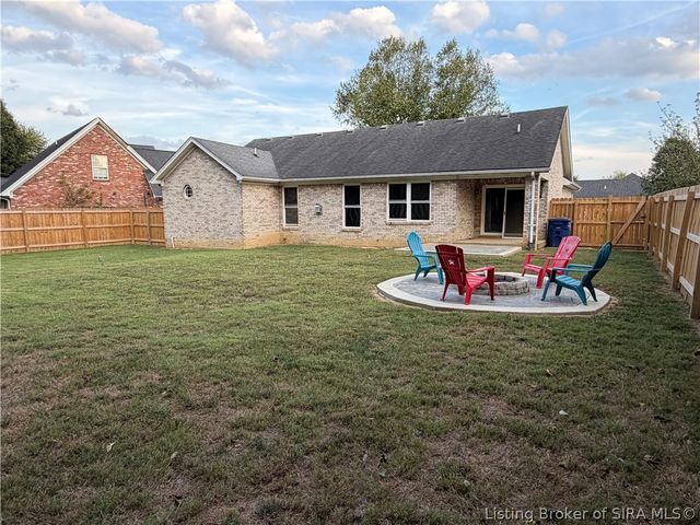 4202 Silver Glade Trail, Sellersburg, IN 47172
