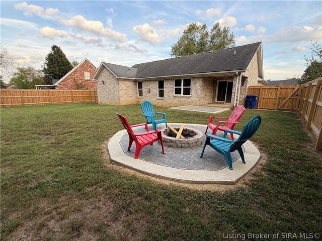 4202 Silver Glade Trail, Sellersburg, IN 47172
