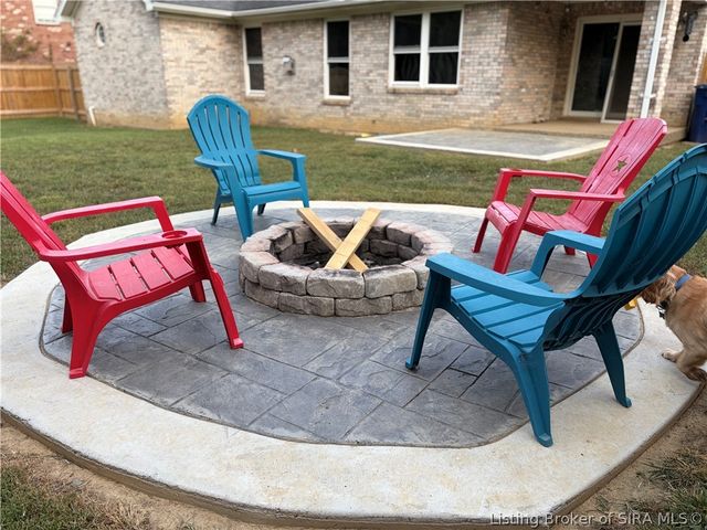 4202 Silver Glade Trail, Sellersburg, IN 47172
