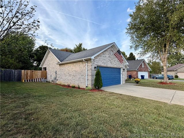 4202 Silver Glade Trail, Sellersburg, IN 47172