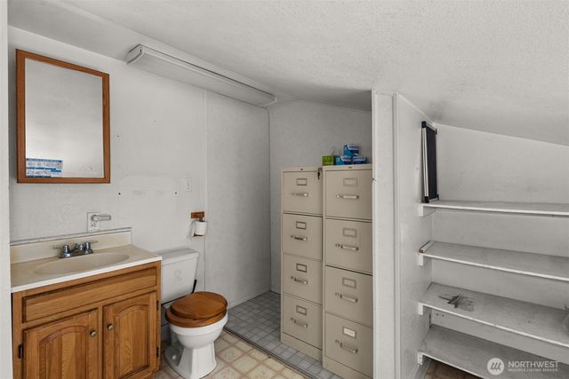 1017 W Main Street, Centralia, WA 98531