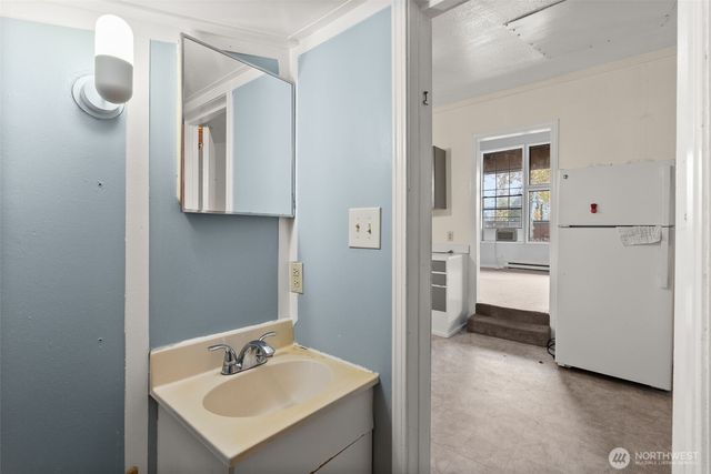 1017 W Main Street, Centralia, WA 98531