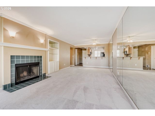 5110 S LANDING Dr 302, Portland, OR 97239