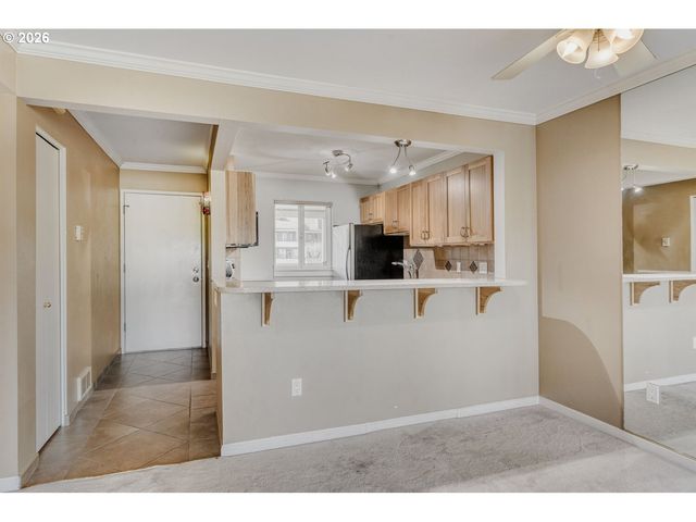 5110 S LANDING Dr 302, Portland, OR 97239