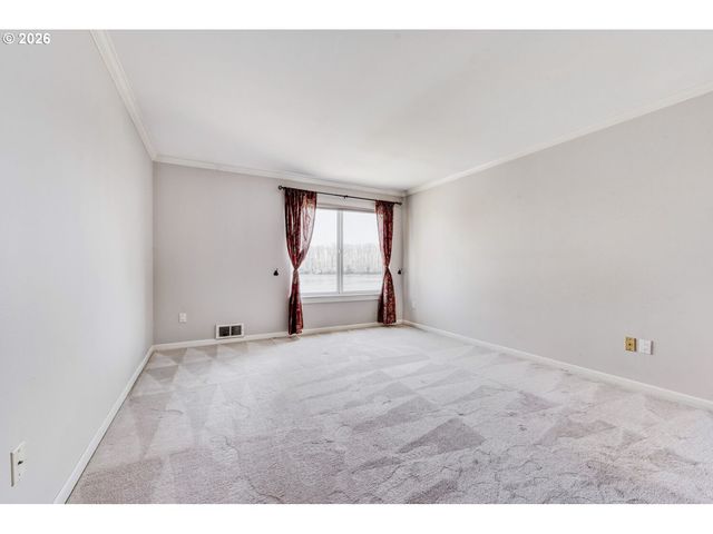 5110 S LANDING Dr 302, Portland, OR 97239