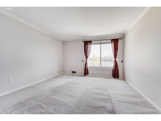 5110 S LANDING Dr 302, Portland, OR 97239