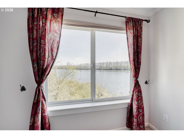 5110 S LANDING Dr 302, Portland, OR 97239