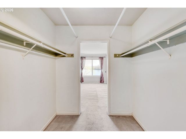 5110 S LANDING Dr 302, Portland, OR 97239