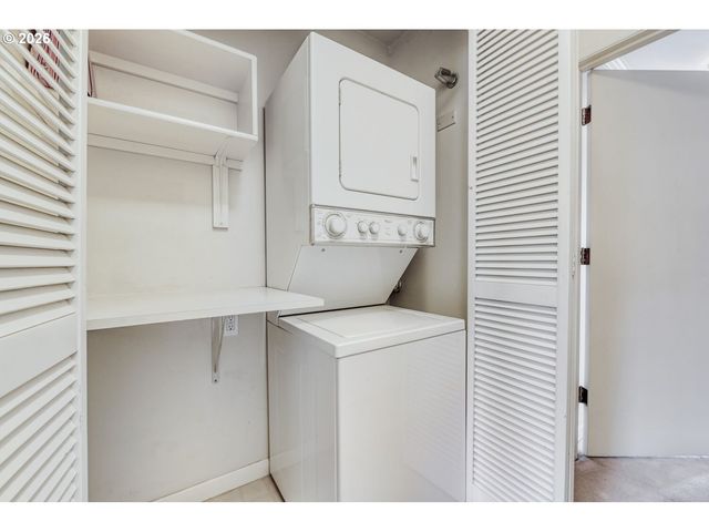 5110 S LANDING Dr 302, Portland, OR 97239