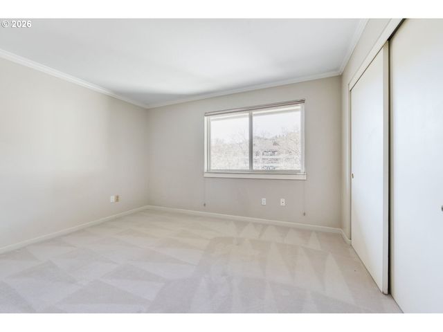 5110 S LANDING Dr 302, Portland, OR 97239