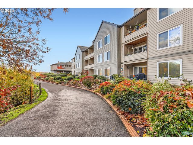 5110 S LANDING Dr 302, Portland, OR 97239