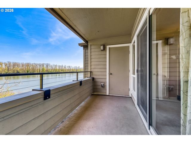 5110 S LANDING Dr 302, Portland, OR 97239