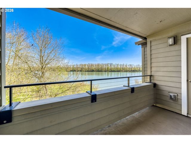 5110 S LANDING Dr 302, Portland, OR 97239