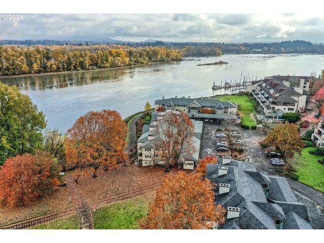5110 S LANDING Dr 302, Portland, OR 97239
