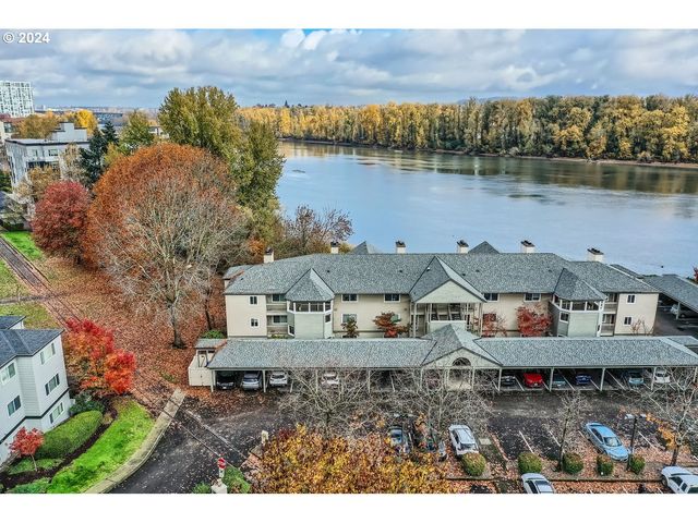 5110 S LANDING Dr 302, Portland, OR 97239