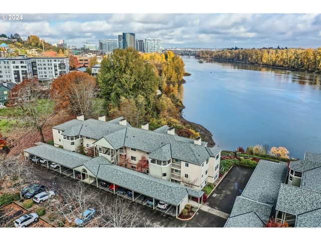 5110 S LANDING Dr 302, Portland, OR 97239