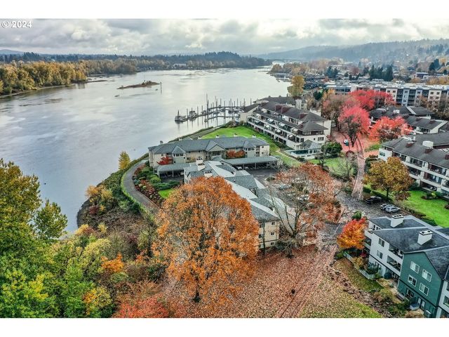 5110 S LANDING Dr 302, Portland, OR 97239