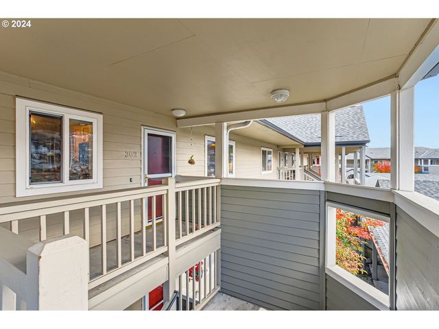 5110 S LANDING Dr 302, Portland, OR 97239