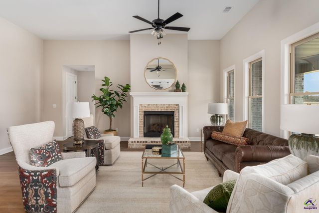 6 Pleasant Oaks Drive, Perry, GA 31069