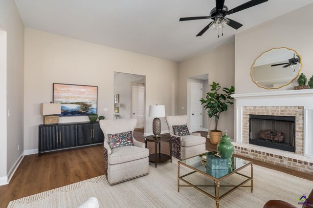 6 Pleasant Oaks Drive, Perry, GA 31069