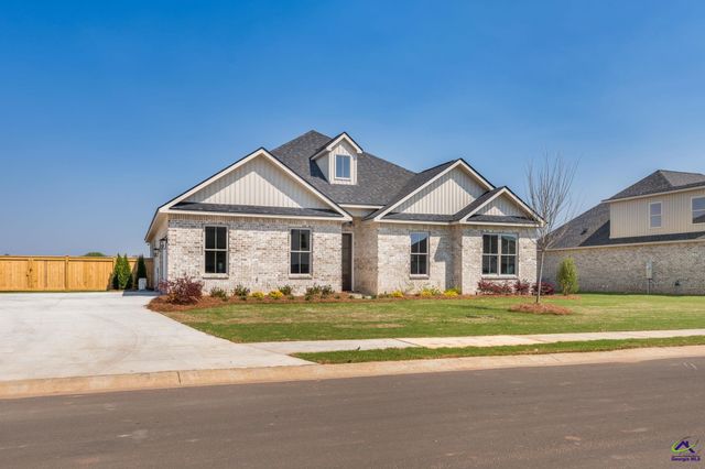 6 Pleasant Oaks Drive, Perry, GA 31069