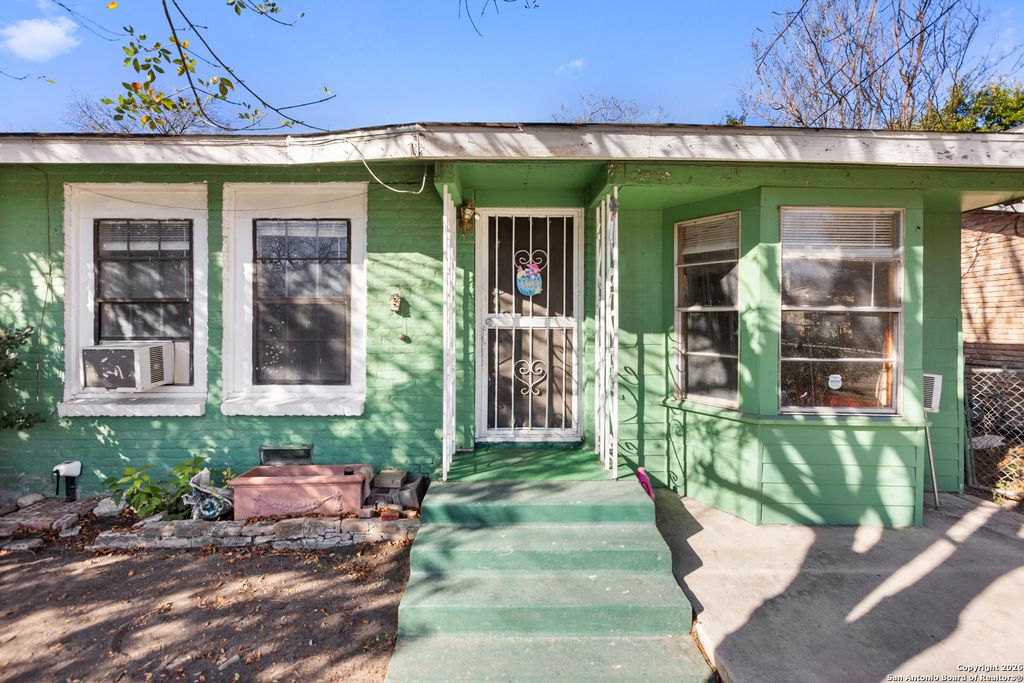 239 Nock, San Antonio, TX 78221