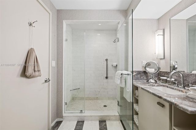 551 N Fort Lauderdale Beach Boulevard R1904, Fort Lauderdale, FL 33304
