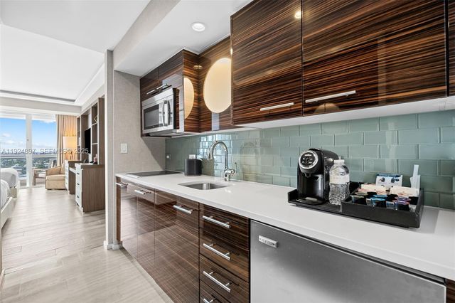 551 N Fort Lauderdale Beach Boulevard R1904, Fort Lauderdale, FL 33304