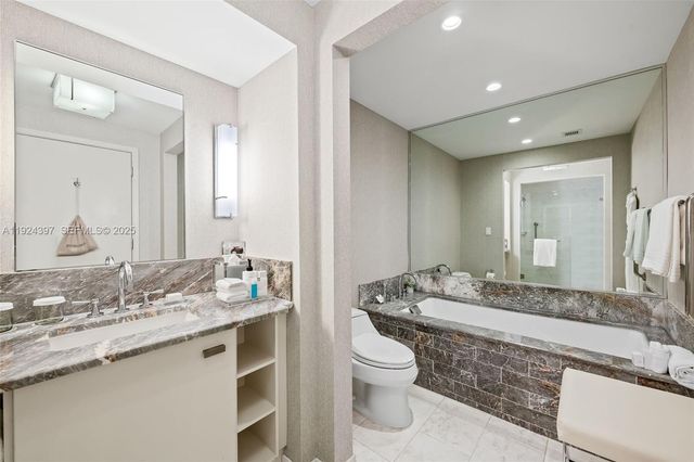 551 N Fort Lauderdale Beach Boulevard R1904, Fort Lauderdale, FL 33304