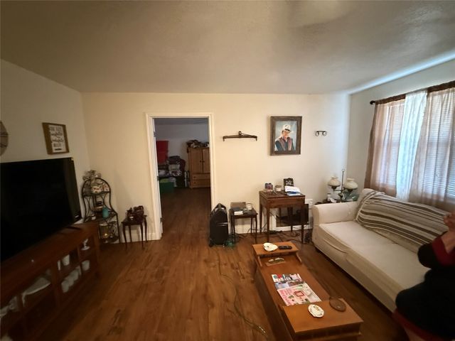 217 2nd Street, Cross Plains, TX 76443