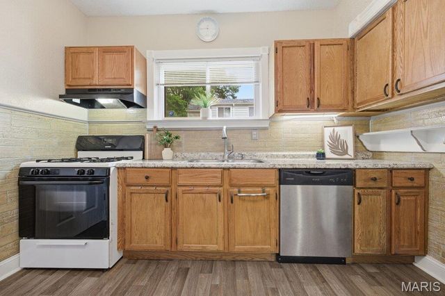 4158 Schiller Place, St Louis, MO 63116