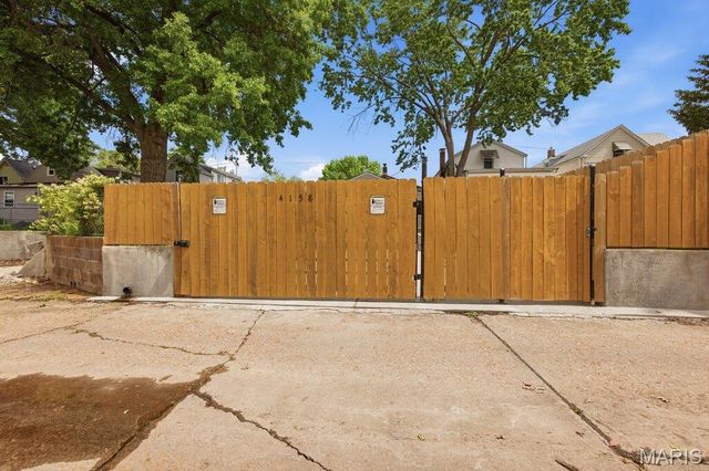 4158 Schiller Place, St Louis, MO 63116