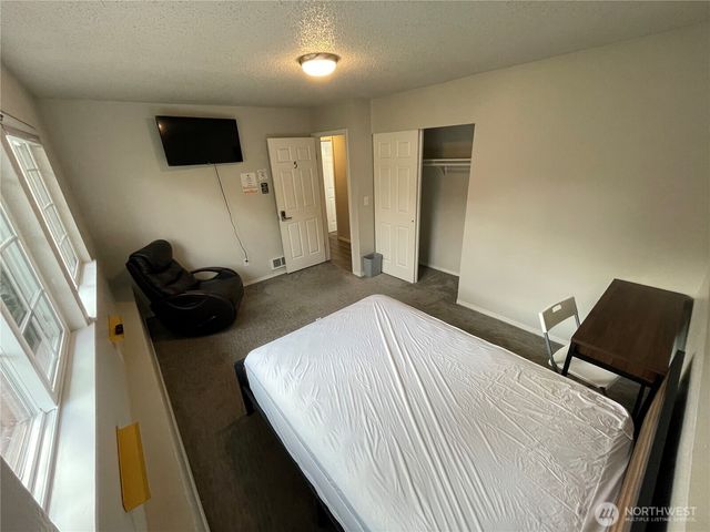 1743 Lafayette Street S, Parkland, WA 98444