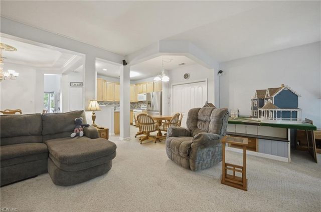 324 Hillside TER, Newport News, VA 23602