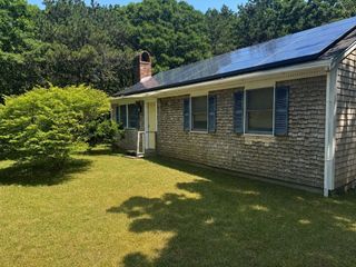 11 Bayberry Ln, Truro, MA 02666