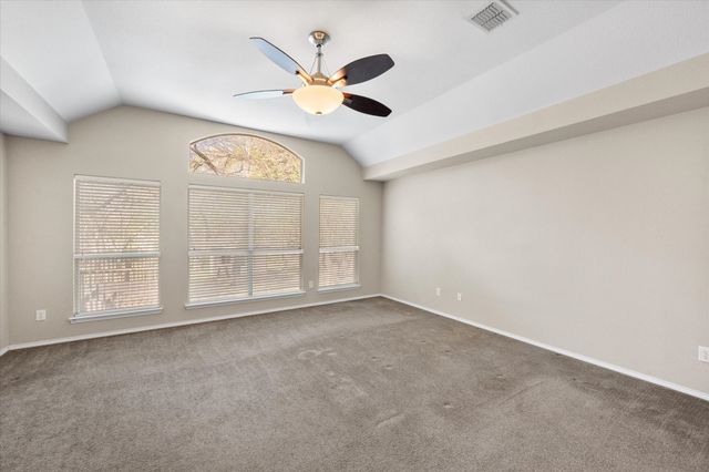 121 Wooded Creek Drive, Red Oak, TX 75154