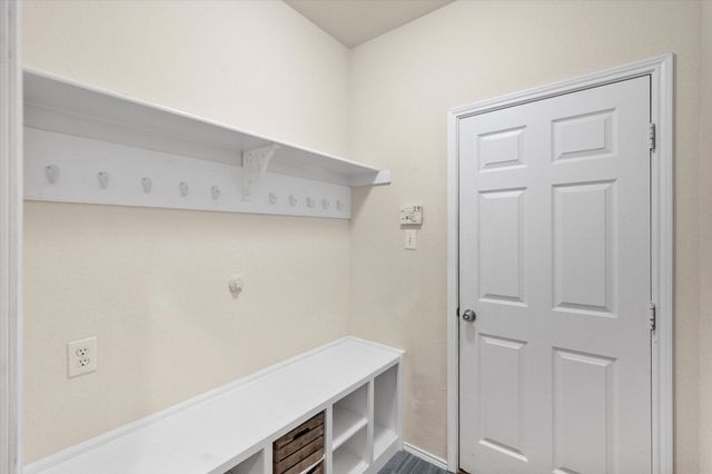 121 Wooded Creek Drive, Red Oak, TX 75154