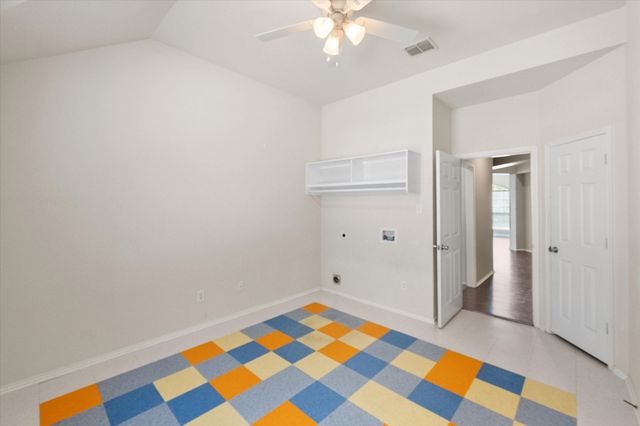 121 Wooded Creek Drive, Red Oak, TX 75154