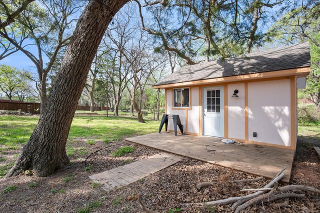 121 Wooded Creek Drive, Red Oak, TX 75154