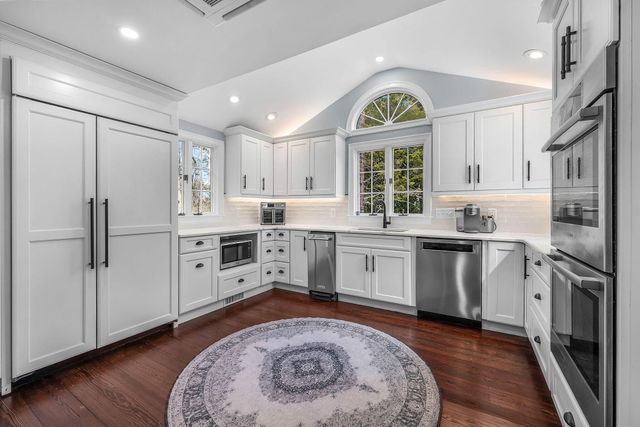 20 Paddocks Path, East Dennis, MA 02641