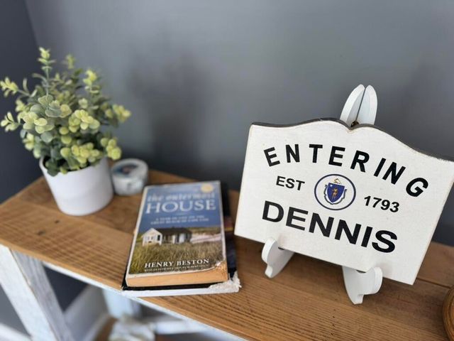 20 Paddocks Path, East Dennis, MA 02641