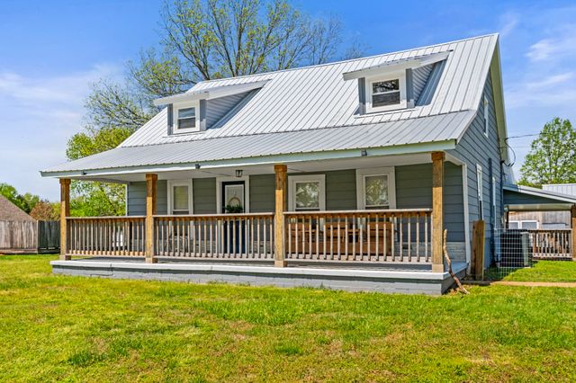 2470 Hinton Rd, Clarksville, TN 37043