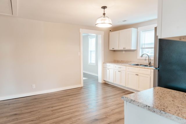 2470 Hinton Rd, Clarksville, TN 37043