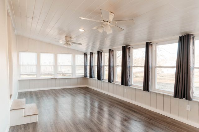 2470 Hinton Rd, Clarksville, TN 37043