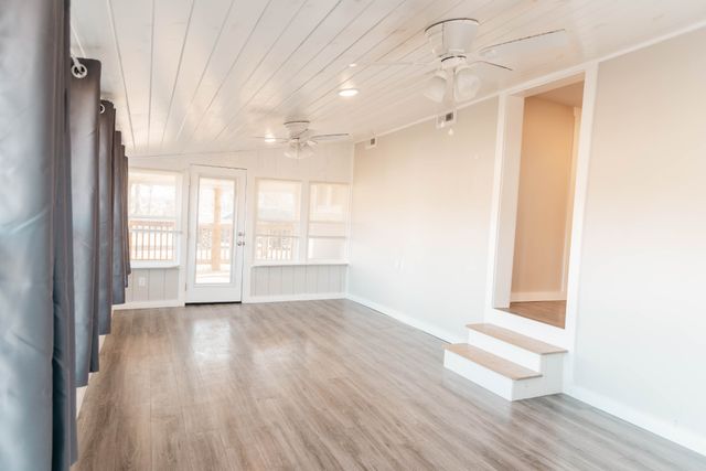 2470 Hinton Rd, Clarksville, TN 37043