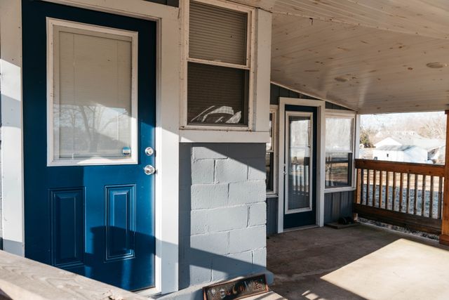 2470 Hinton Rd, Clarksville, TN 37043