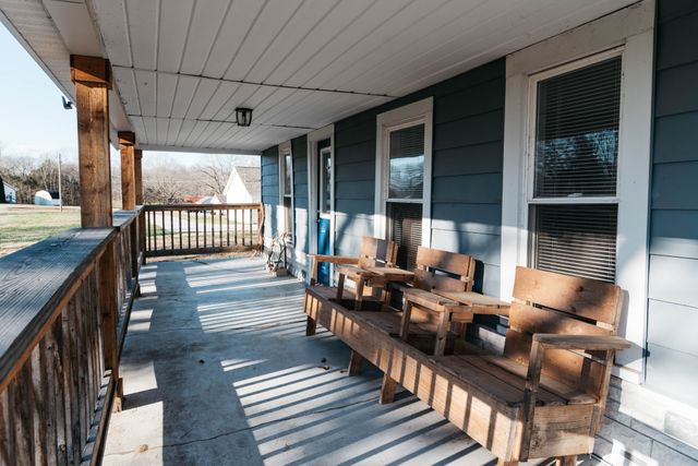 2470 Hinton Rd, Clarksville, TN 37043