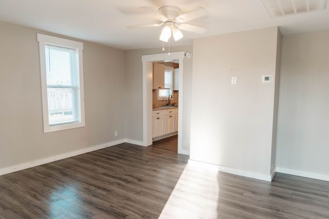 2470 Hinton Rd, Clarksville, TN 37043